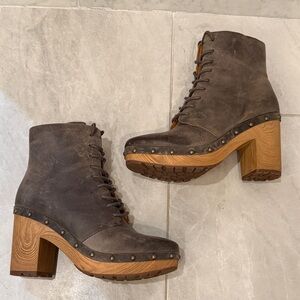 Kork-Ease Charcoal Lace-Up Boots with Wooden Heel